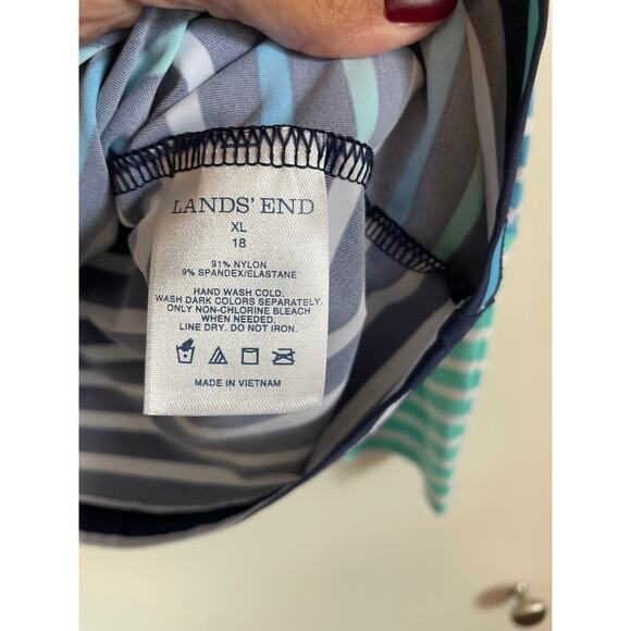 Lands' End Sunshade UPF 50 Long Sleeve Rash Gaurd  swim top athleisure XL 18 - Picture 8 of 8